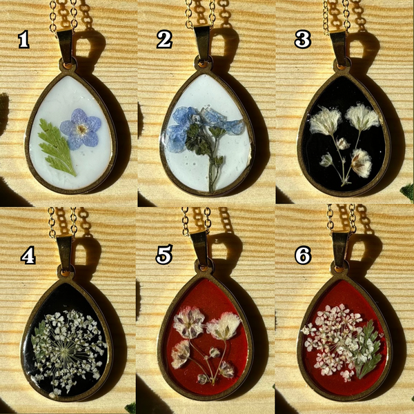 Gold Pendant Necklaces